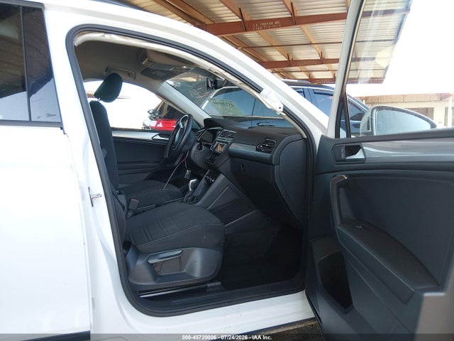 Продаж на аукціоні авто 2022 Volkswagen Tiguan 2.0t S, vin: 3VV1B7AX3NM083710, номер лоту: 45720006