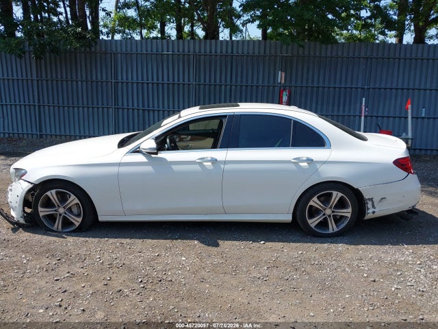 2017 Mercedes-benz E 300 4matic მანქანა იყიდება აუქციონზე, vin: WDDZF4KB6HA144725, აუქციონის ნომერი: 45720097