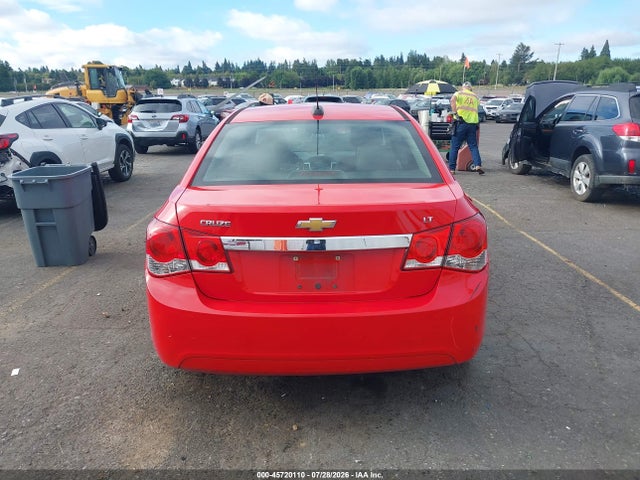 45720110 :رقم المزاد ، 1G1PE5SB9F7256335 vin ، 2015 Chevrolet Cruze 2lt Auto مزاد بيع