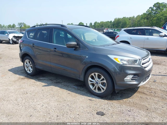 Продаж на аукціоні авто 2018 Ford Escape Se, vin: 1FMCU9GD2JUD39122, номер лоту: 45720174