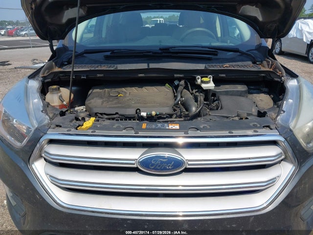 Продаж на аукціоні авто 2018 Ford Escape Se, vin: 1FMCU9GD2JUD39122, номер лоту: 45720174