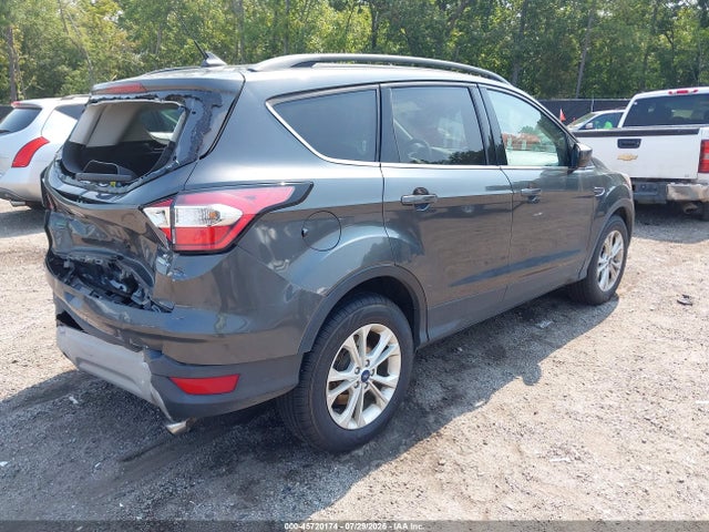 Продаж на аукціоні авто 2018 Ford Escape Se, vin: 1FMCU9GD2JUD39122, номер лоту: 45720174