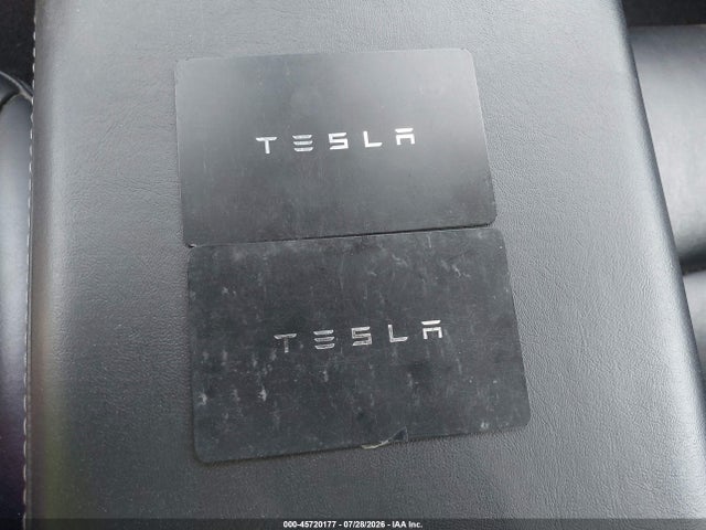 45720177 :رقم المزاد ، 5YJYGDEE0MF087870 vin ، 2021 Tesla Model Y Long Range Dual Motor All-wheel Drive مزاد بيع
