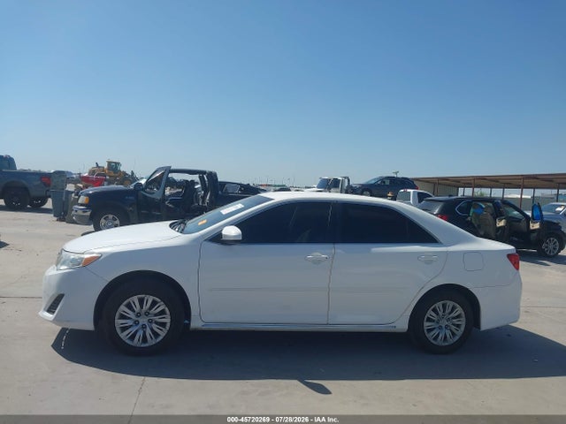 45720269 :رقم المزاد ، 4T4BF1FKXDR300022 vin ، 2013 Toyota Camry Le مزاد بيع