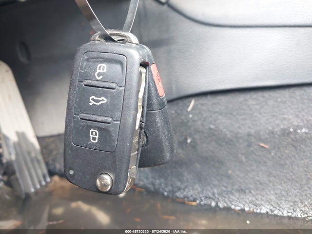 2013 Volkswagen Jetta 2.5l Sel მანქანა იყიდება აუქციონზე, vin: 3VWLX7AJ9DM432028, აუქციონის ნომერი: 45720320
