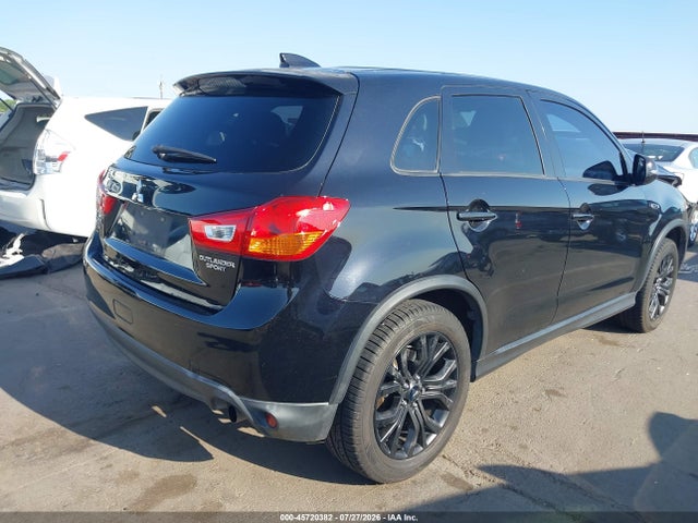 JA4AP3AU0HZ068996 Mitsubishi Outlander Sport 2.0 Le