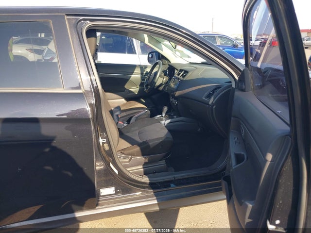 JA4AP3AU0HZ068996 Mitsubishi Outlander Sport 2.0 Le