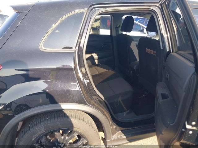 JA4AP3AU0HZ068996 Mitsubishi Outlander Sport 2.0 Le