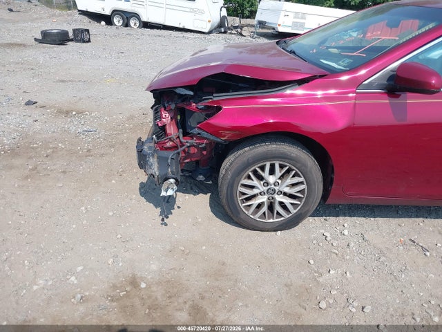 4T1BF1FK3HU757853 Toyota CAMRY LE