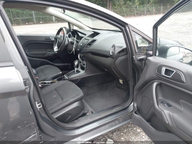 45720694 :رقم المزاد ، 3FADP4BJ7FM223206 vin ، 2015 Ford Fiesta Se مزاد بيع