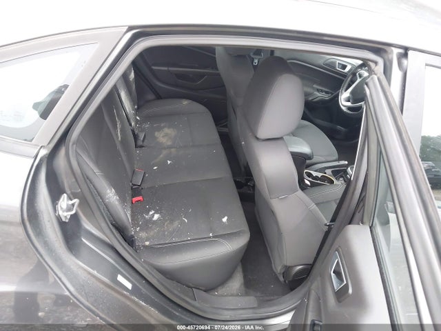 45720694 :رقم المزاد ، 3FADP4BJ7FM223206 vin ، 2015 Ford Fiesta Se مزاد بيع