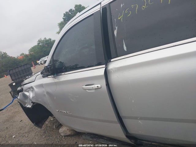 45720742 :رقم المزاد ، 1GKS2GKC9HR336678 vin ، 2017 Gmc Yukon Xl Slt مزاد بيع