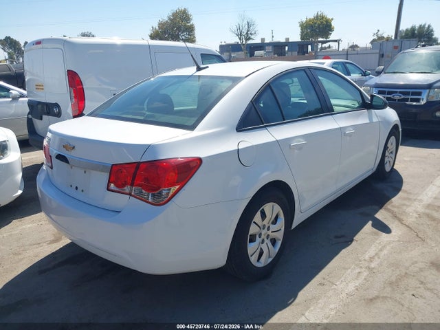 1G1PA5SG3E7133281 Chevrolet Cruze Ls Auto