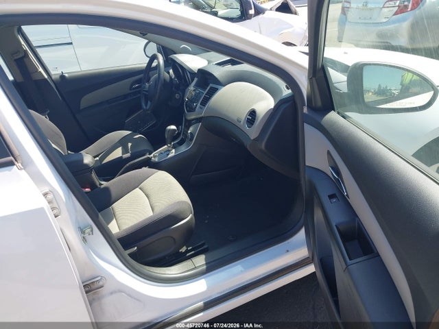 1G1PA5SG3E7133281 Chevrolet Cruze Ls Auto