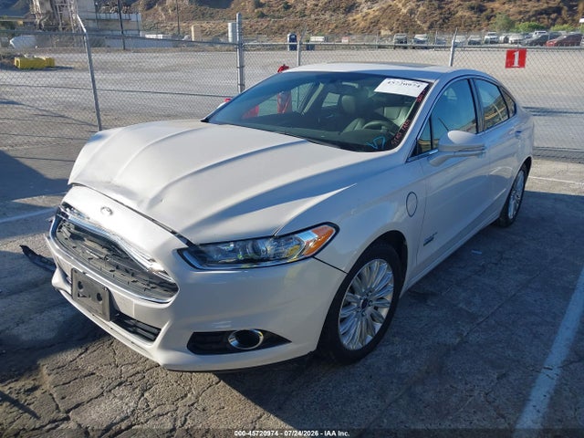 Ford Fusion Energi Titanium 2014 3FA6P0SU4ER256953 Image 2
