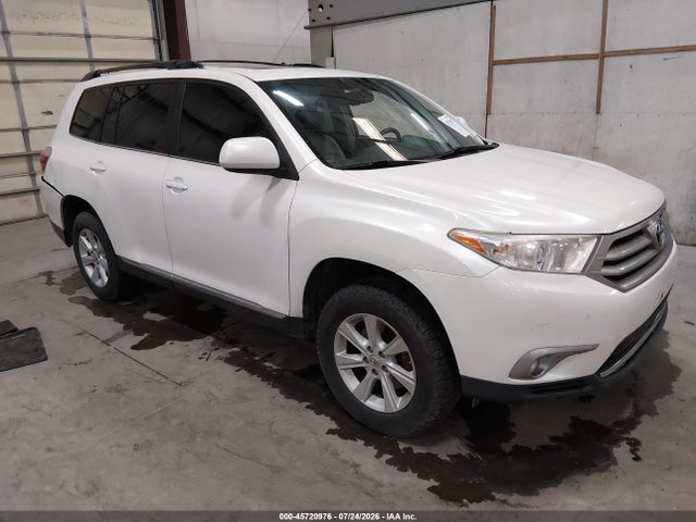 2013 Toyota Highlander Se V6 მანქანა იყიდება აუქციონზე, vin: 5TDBK3EHXDS275011, აუქციონის ნომერი: 45720976