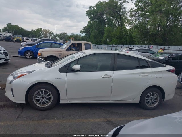 Toyota Prius Two 2016 JTDKBRFU4G3023243 Image 14