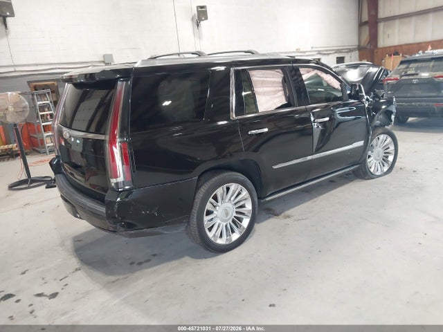 45721031 :رقم المزاد ، 1GYS4DKJ5GR400310 vin ، 2016 Cadillac Escalade Platinum مزاد بيع