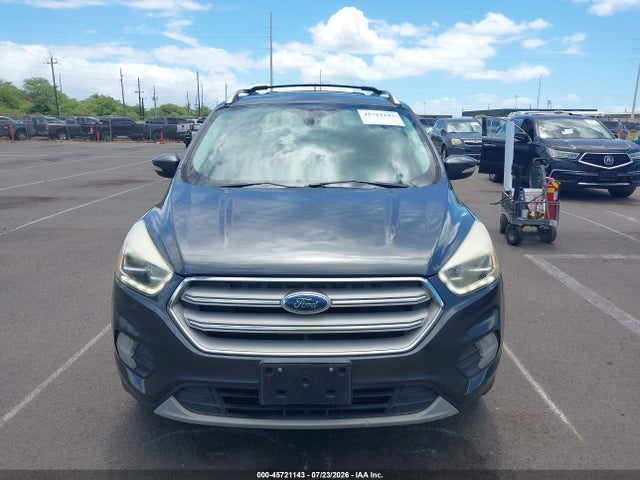 1FMCU0J91JUB28090 Ford Escape Titanium