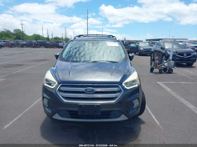 1FMCU0J91JUB28090 Ford Escape Titanium