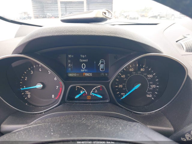 1FMCU0J91JUB28090 Ford Escape Titanium