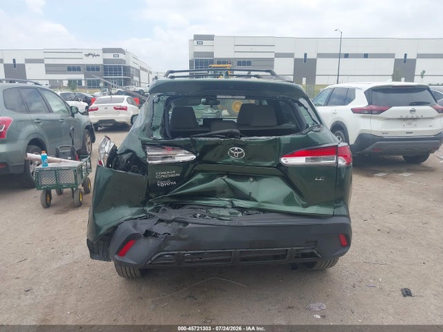 45721303 :رقم المزاد ، 7MUCAAAG3NV028817 vin ، 2022 Toyota Corolla Cross Le مزاد بيع