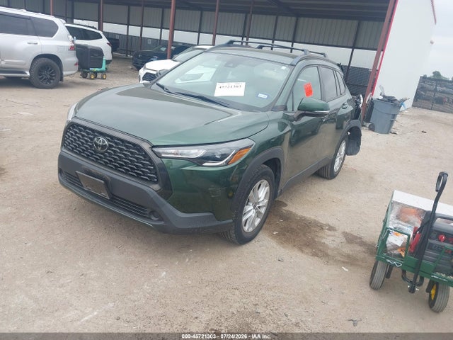 45721303 :رقم المزاد ، 7MUCAAAG3NV028817 vin ، 2022 Toyota Corolla Cross Le مزاد بيع