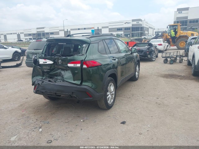 45721303 :رقم المزاد ، 7MUCAAAG3NV028817 vin ، 2022 Toyota Corolla Cross Le مزاد بيع