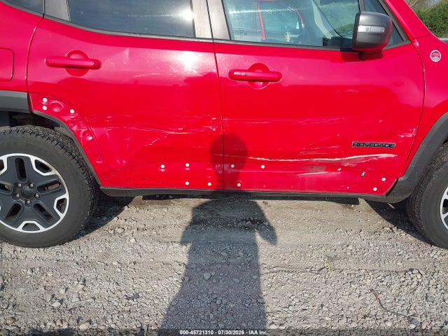 45721310 :رقم المزاد ، ZACCJBCT3GPD68172 vin ، 2016 Jeep Renegade Trailhawk مزاد بيع