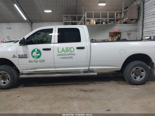 45721342 :رقم المزاد ، 3C6UR5HL9DG545741 vin ، 2013 Ram 2500 Tradesman مزاد بيع
