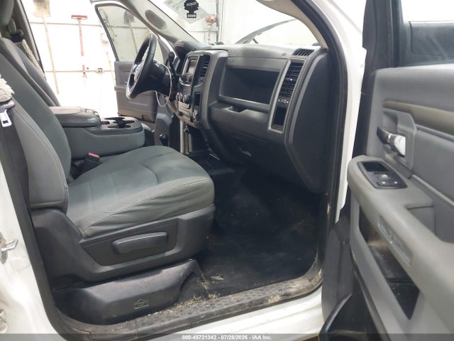 45721342 :رقم المزاد ، 3C6UR5HL9DG545741 vin ، 2013 Ram 2500 Tradesman مزاد بيع
