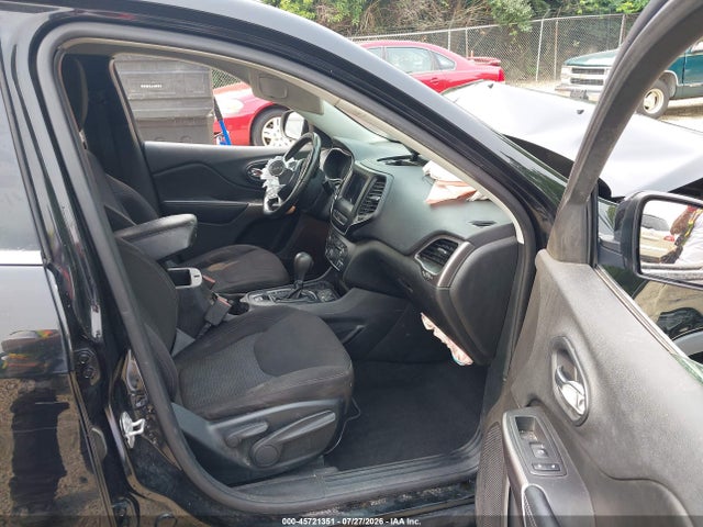 Продаж на аукціоні авто 2019 Jeep Cherokee Latitude Fwd, vin: 1C4PJLCB9KD296982, номер лоту: 45721351