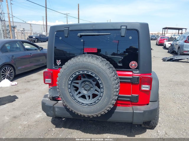 45721389 :رقم المزاد ، 1J4BA6H18BL580258 vin ، 2011 Jeep Wrangler Unlimited Rubicon مزاد بيع