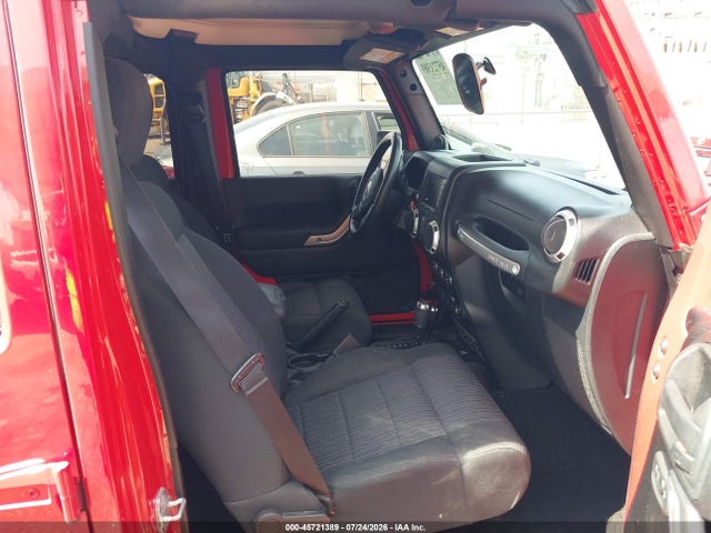 45721389 :رقم المزاد ، 1J4BA6H18BL580258 vin ، 2011 Jeep Wrangler Unlimited Rubicon مزاد بيع