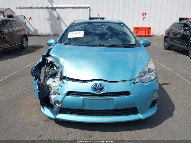 Toyota Prius C Three 2014 JTDKDTB37E1064463 Image 12
