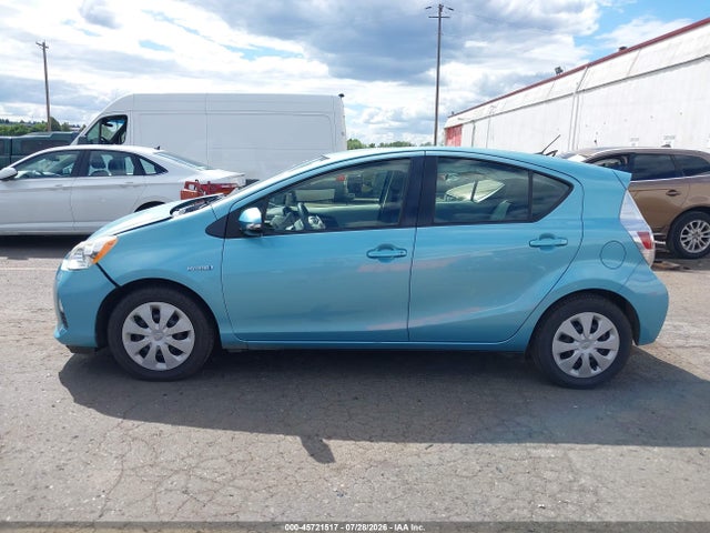 Toyota Prius C Three 2014 JTDKDTB37E1064463 Image 14