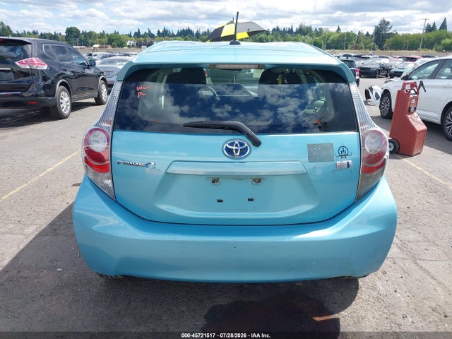 Toyota Prius C Three 2014 JTDKDTB37E1064463 Image 16