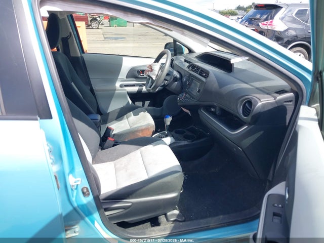 Toyota Prius C Three 2014 JTDKDTB37E1064463 Image 5