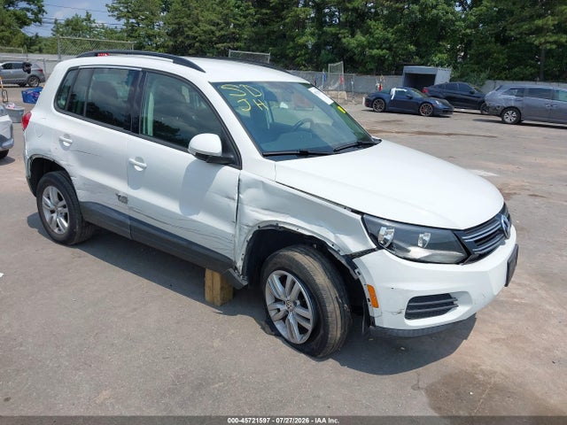 2016 Volkswagen Tiguan S მანქანა იყიდება აუქციონზე, vin: WVGBV7AX2GW558062, აუქციონის ნომერი: 45721597
