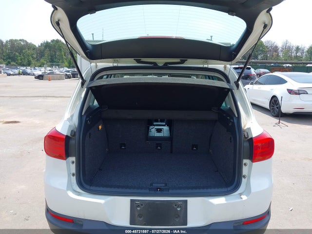 2016 Volkswagen Tiguan S მანქანა იყიდება აუქციონზე, vin: WVGBV7AX2GW558062, აუქციონის ნომერი: 45721597