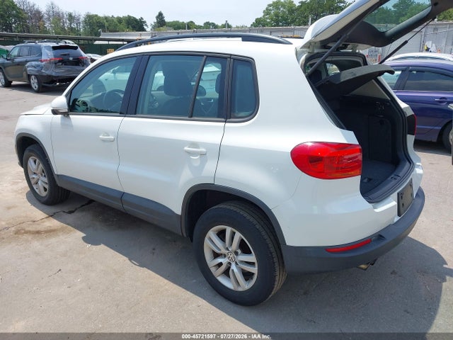 2016 Volkswagen Tiguan S მანქანა იყიდება აუქციონზე, vin: WVGBV7AX2GW558062, აუქციონის ნომერი: 45721597