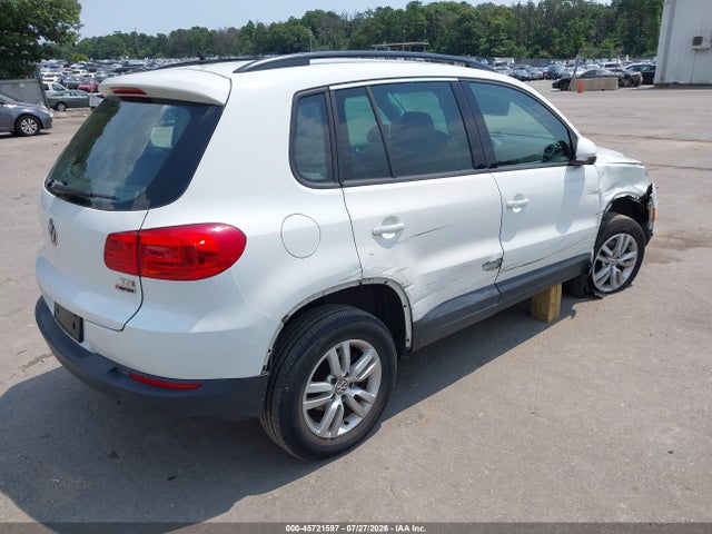 2016 Volkswagen Tiguan S მანქანა იყიდება აუქციონზე, vin: WVGBV7AX2GW558062, აუქციონის ნომერი: 45721597
