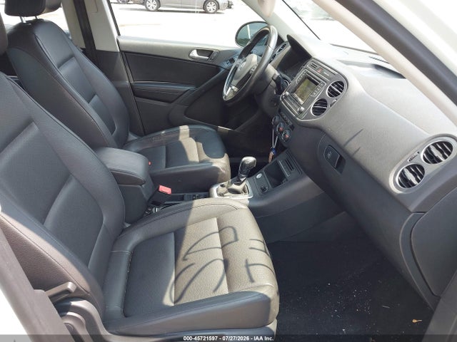 2016 Volkswagen Tiguan S მანქანა იყიდება აუქციონზე, vin: WVGBV7AX2GW558062, აუქციონის ნომერი: 45721597