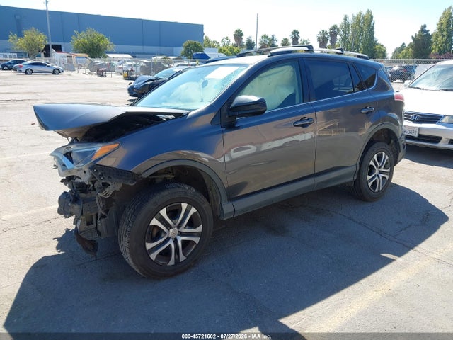 Toyota RAV4 LE 2016 JTMZFREV3GJ091431 Image 2