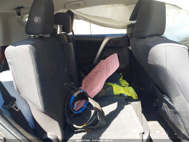 Toyota RAV4 LE 2016 JTMZFREV3GJ091431 Image 8