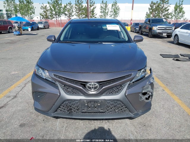 45721661 :رقم المزاد ، 4T1B11HK5JU540340 vin ، 2018 Toyota Camry L/le/xle/se/xse مزاد بيع