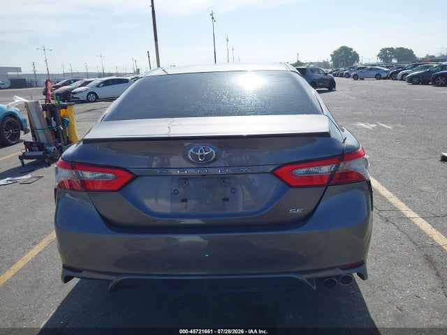 45721661 :رقم المزاد ، 4T1B11HK5JU540340 vin ، 2018 Toyota Camry L/le/xle/se/xse مزاد بيع