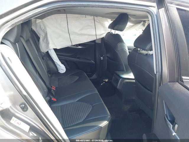 45721661 :رقم المزاد ، 4T1B11HK5JU540340 vin ، 2018 Toyota Camry L/le/xle/se/xse مزاد بيع