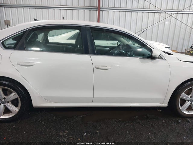 2013 Volkswagen Passat 2.5l Se მანქანა იყიდება აუქციონზე, vin: 1VWBP7A32DC004025, აუქციონის ნომერი: 45721683