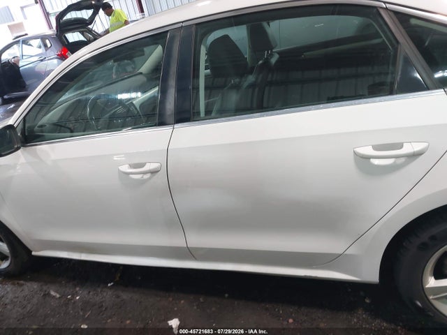 2013 Volkswagen Passat 2.5l Se მანქანა იყიდება აუქციონზე, vin: 1VWBP7A32DC004025, აუქციონის ნომერი: 45721683